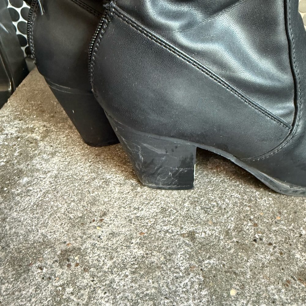 Sleek Black Ankle Boots - Picture 5 of 5